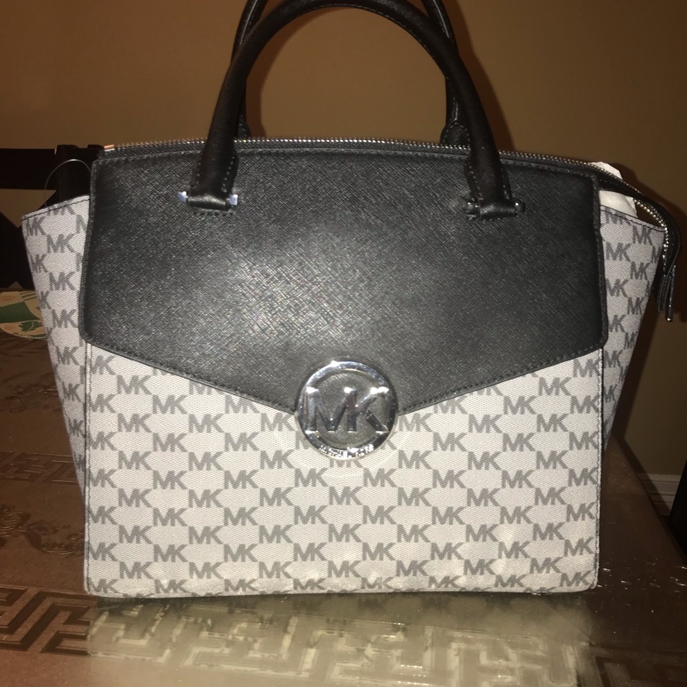 Micheal Kors Hudson